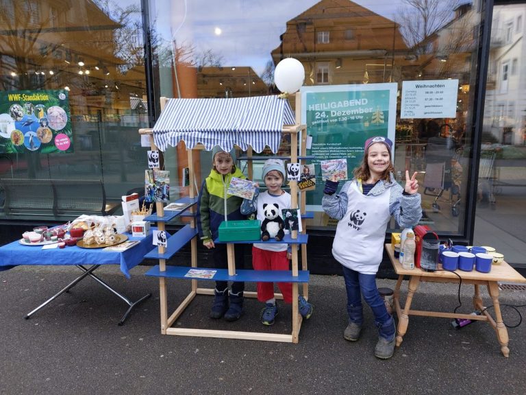 Standaktion von Lyra, Tilo und Yuri